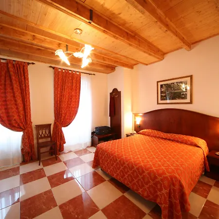 Hotel Ungheria 1946 3*