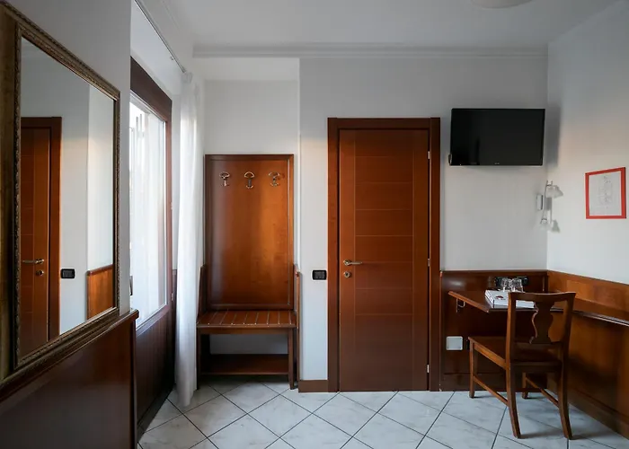 Hotell Ungheria 1946 Varese